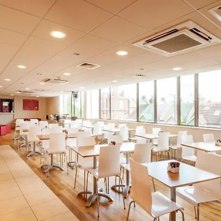 Travelodge London Teddington-2